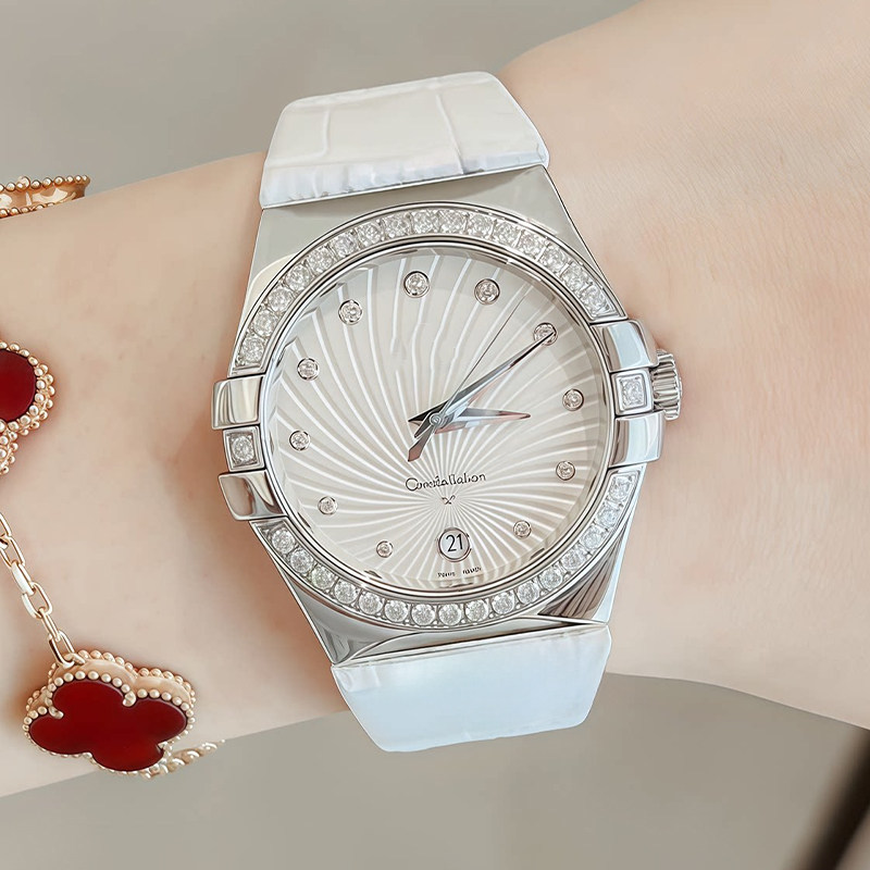 Curved leather watch strap wom - Omega Watch Constellation 评论和价格